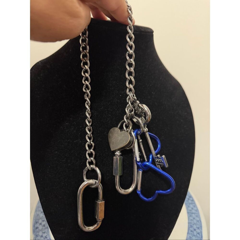 Free People  Key & Card Holder with Blue Carabiner Charm - Picture 6 of 6